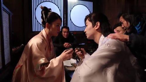 吃瓜群众吻戏,吃瓜群众见证的吻戏盛宴