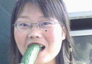 美女搭讪吃瓜群众